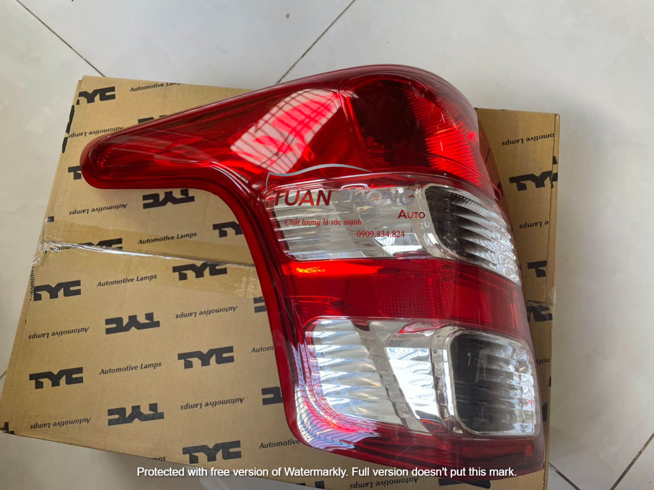 Đèn Hậu MITSUBISHI TRITON 2016- 8330A943 8330A944